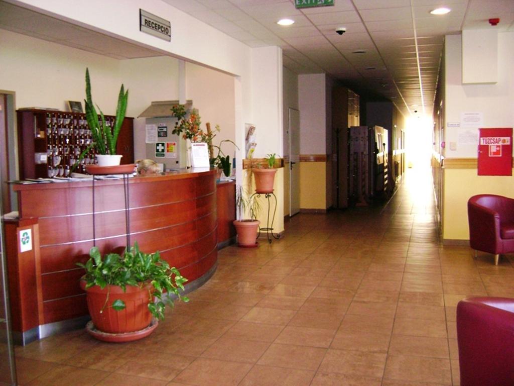 Karoly Robert Diakhotel Gyongyos Exterior photo